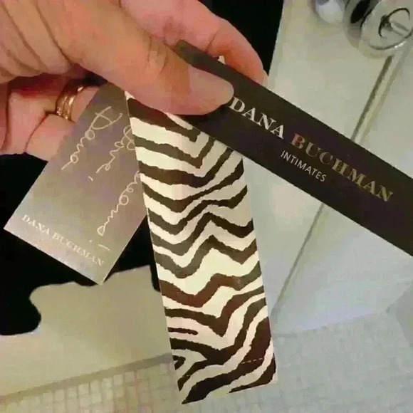 NWT Dana Buchman Intimates nightgown blk with embroidery detail sz Med - Picture 5 of 6